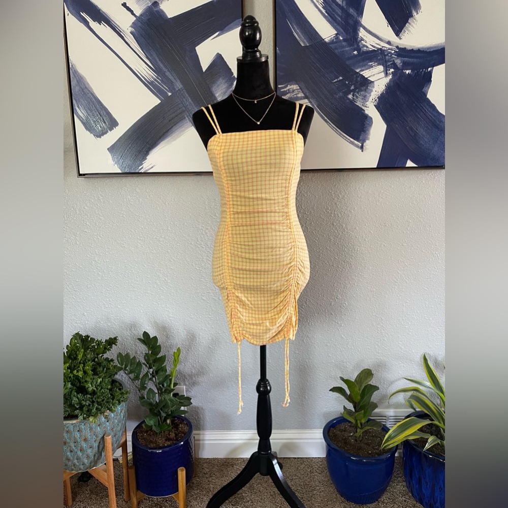 Women’s yellow bodycon dress size Xs